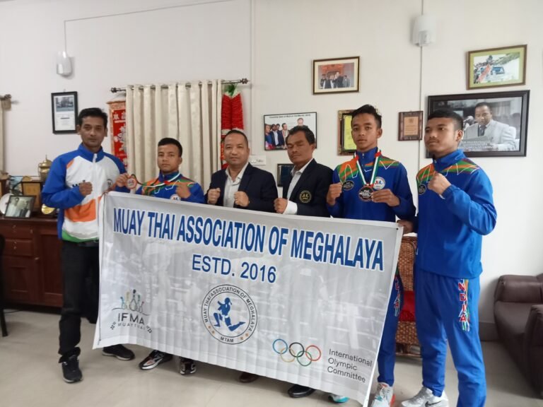 State Muay Thai athletes meet with Banteidor after winning medal in Abu Dhabi